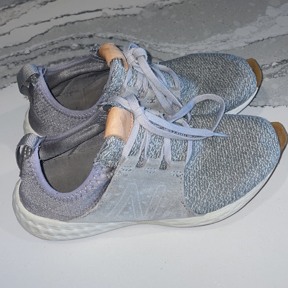 New Balance women’s shoes - Picture 2 of 3